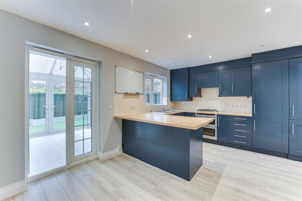 Harmonds Wood Close-16.jpg