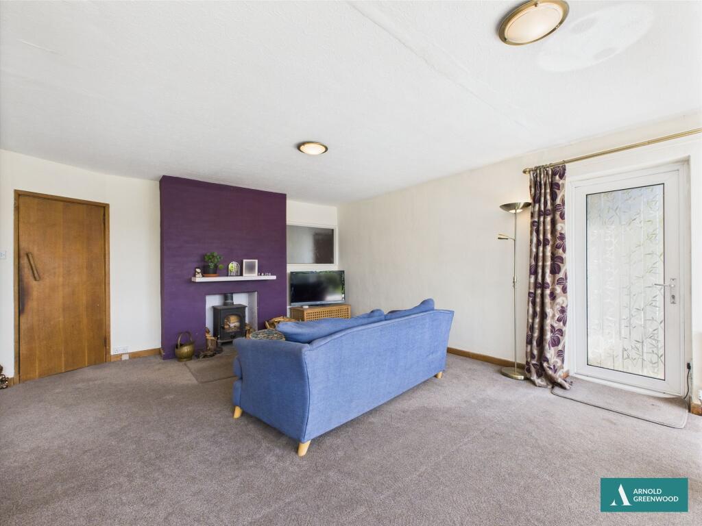 Open plan lounge/dining room