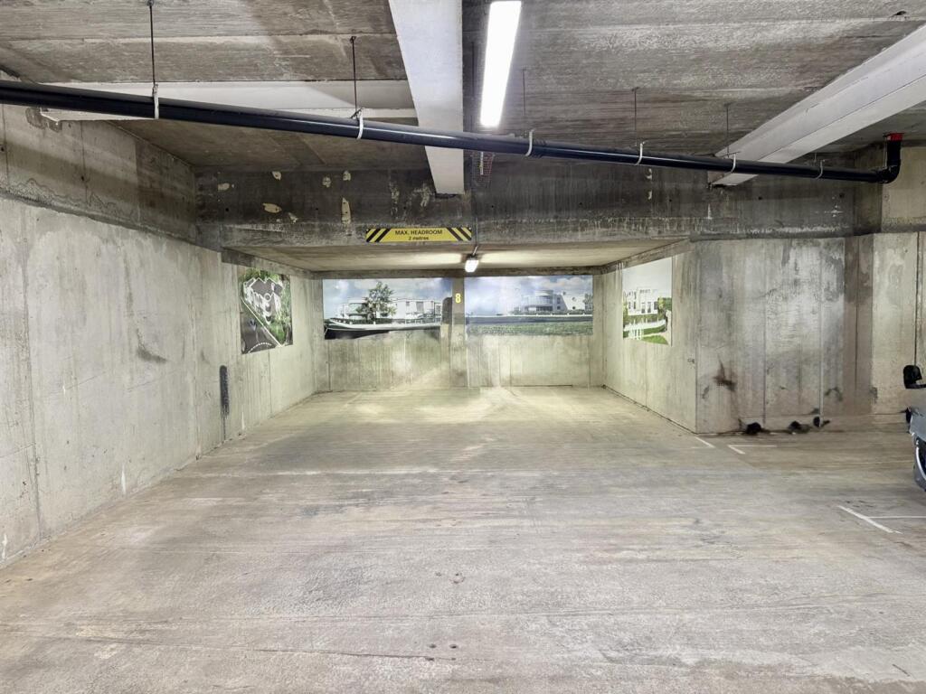 SECURE UNDER GROUND PARKING 2 PARKING BAYS