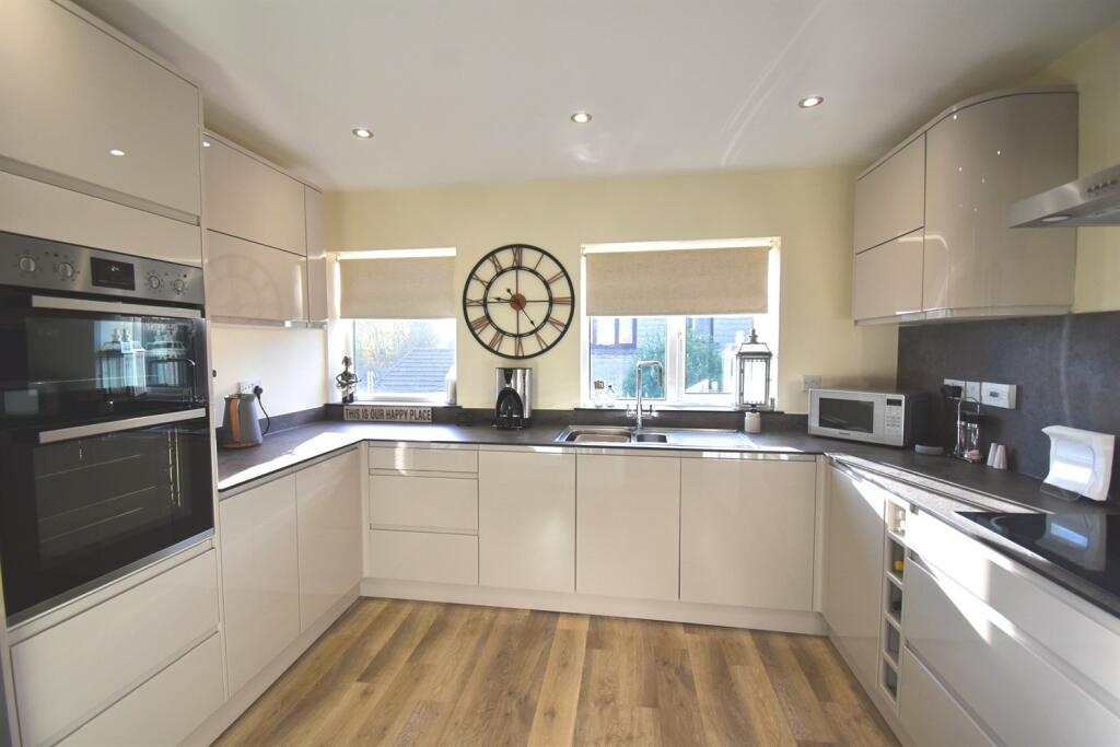 Fitted Kitchen