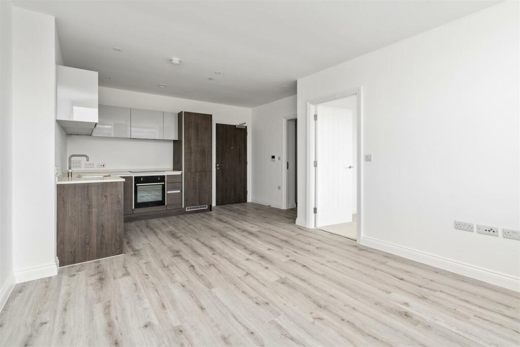 Warwick House - 22-3_lo.jpg