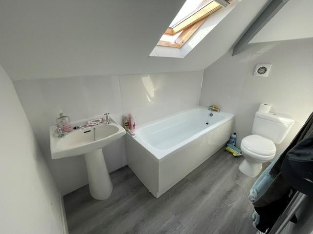 Second Bathroom/WC