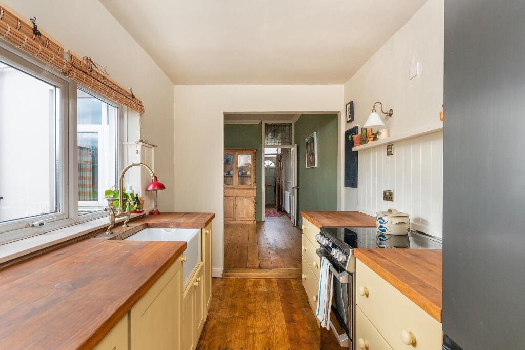 1K7RSH - Kitchen A.jpg