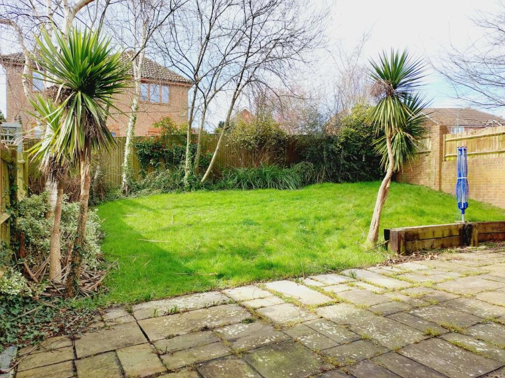 Rear gardens aspect3