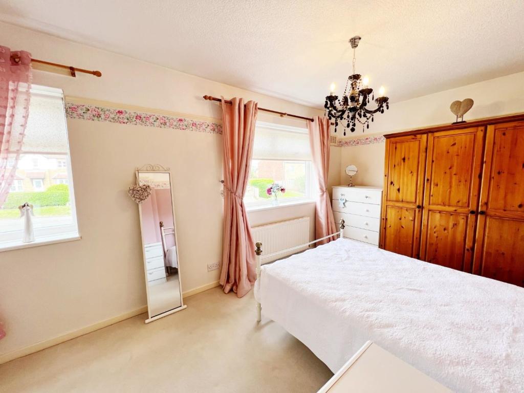 Bed 1 pic 2.jpg