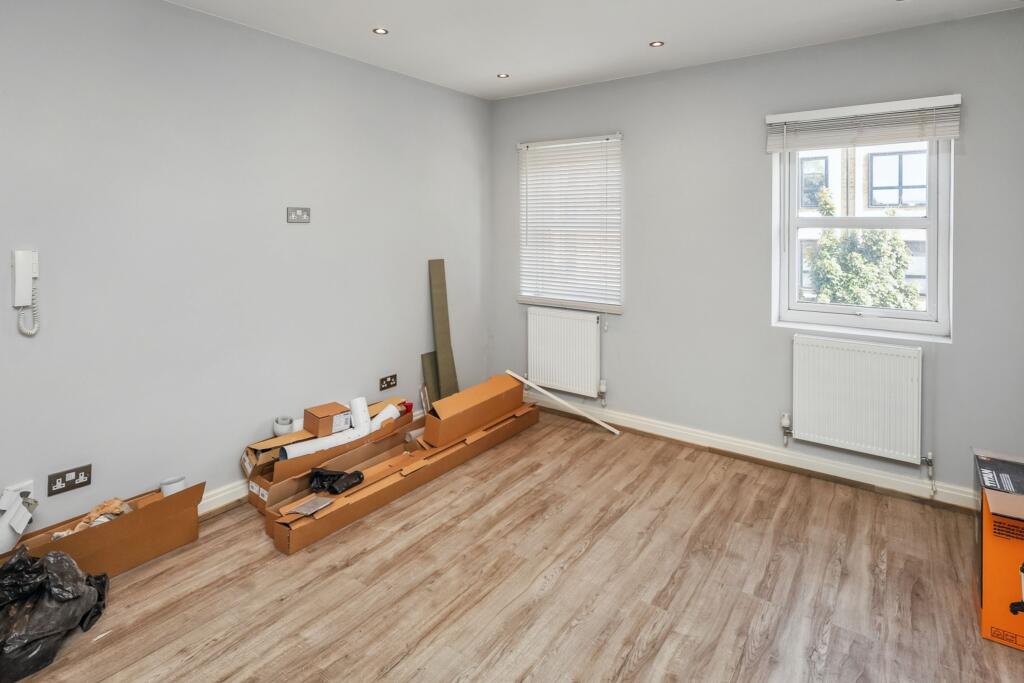 Flat 6, 68 Boston Road, Hanwell, London, W7 2ET
