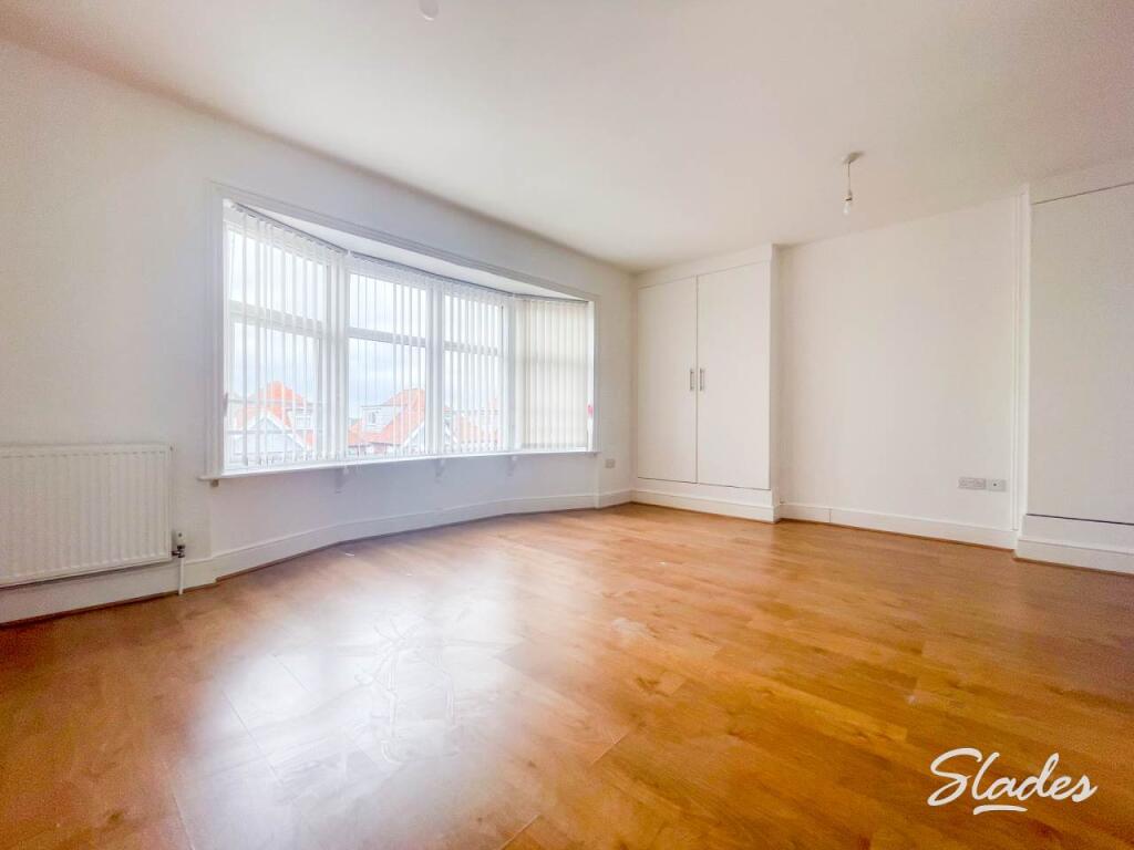 45 sbg master bedroo