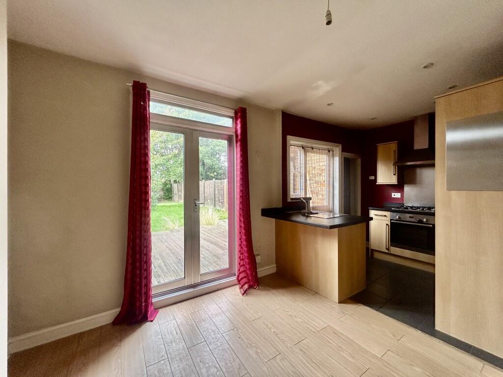 5  Medium  T202510081515.jpg