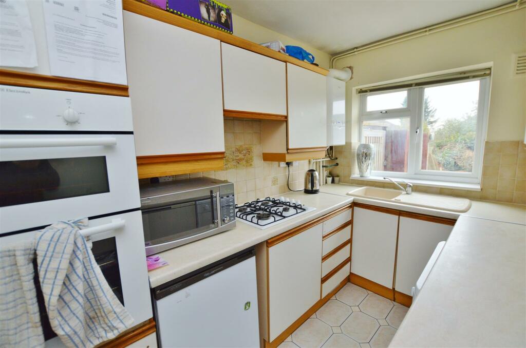 KITCHEN: