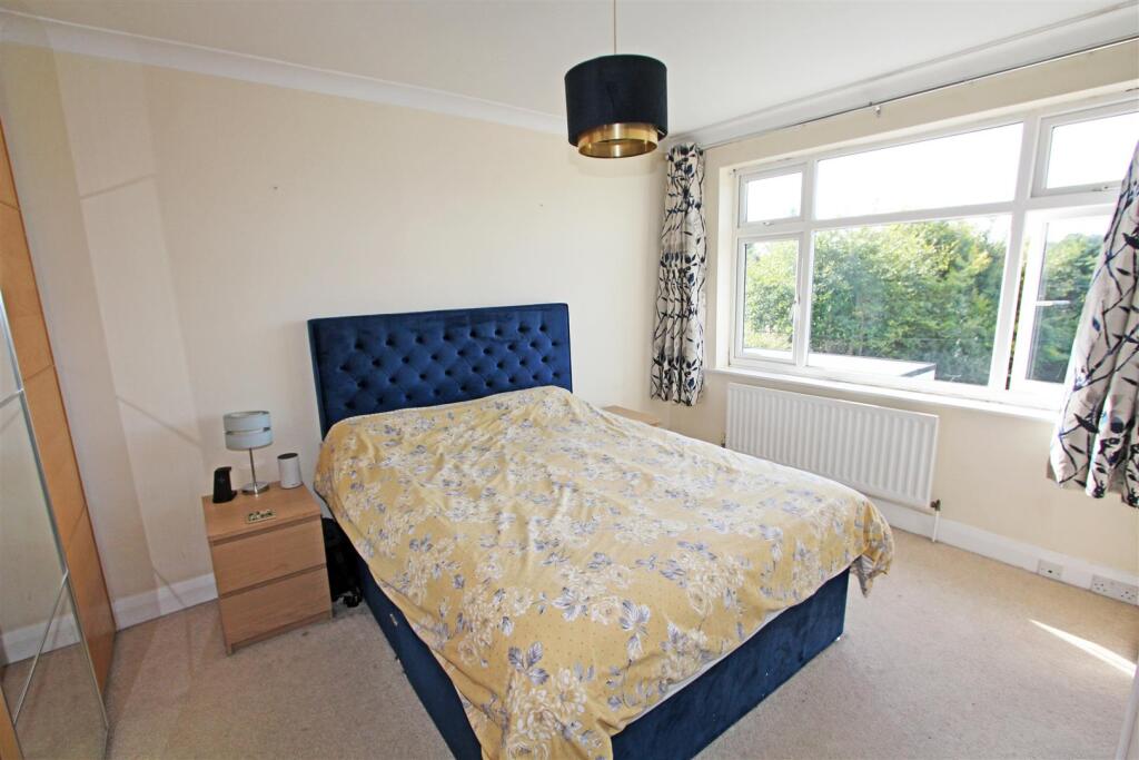 IMG_6341 bed1.jpg