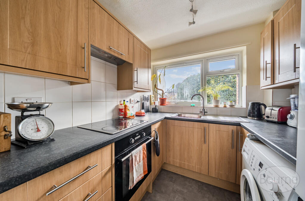 cc716037-542b-474...