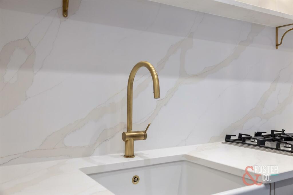 Third Avenue, Flat 11-023.jpg