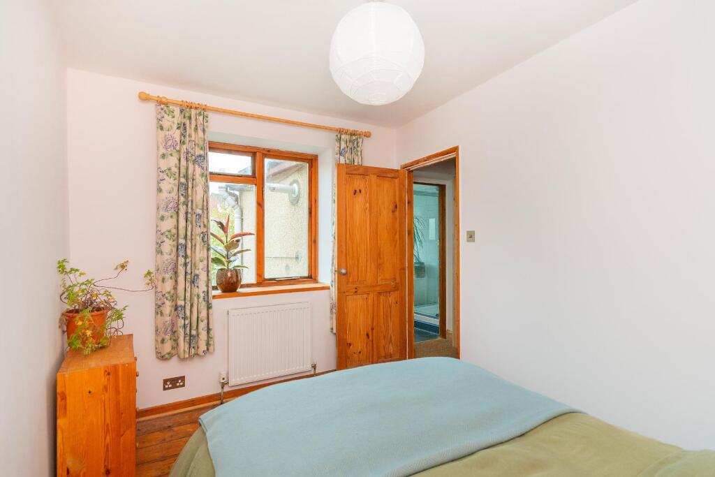 1B0H9HN - Bedroom D.jpg