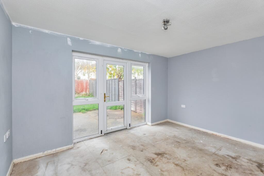 8 Haddington Way, Aylesbury, Buckinghamshire, HP20 1HH