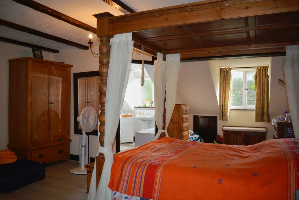 Master Bedroom Alt.jpg