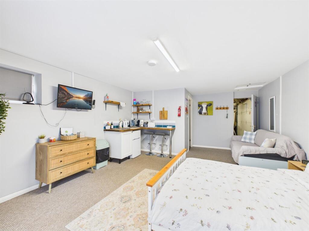 Self Contained Annex/Holiday Let