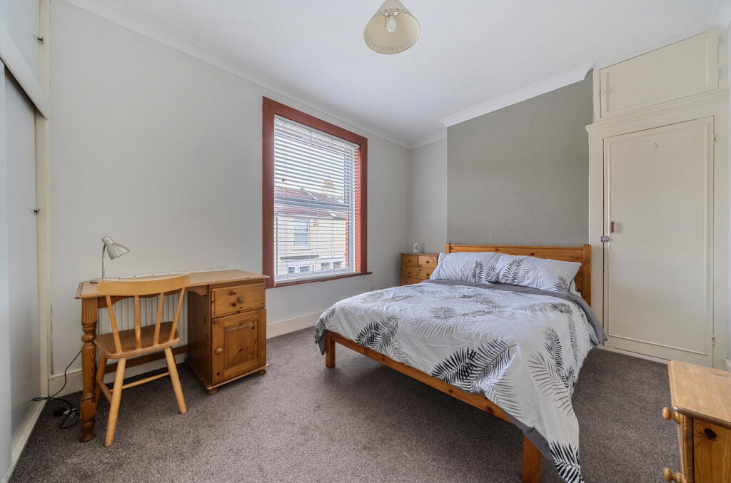 1333860-6-688b6a0...