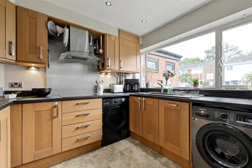 Kitchen_1.jpeg