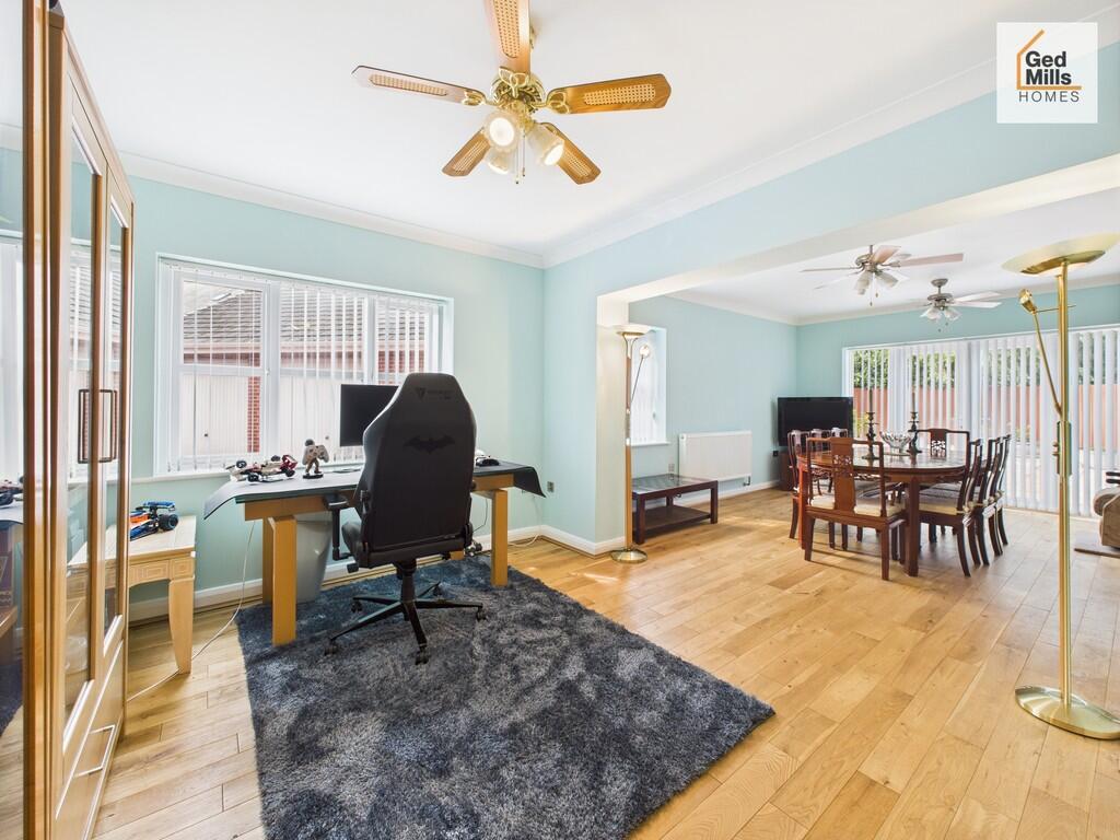 CAM04261G0-PR0083...