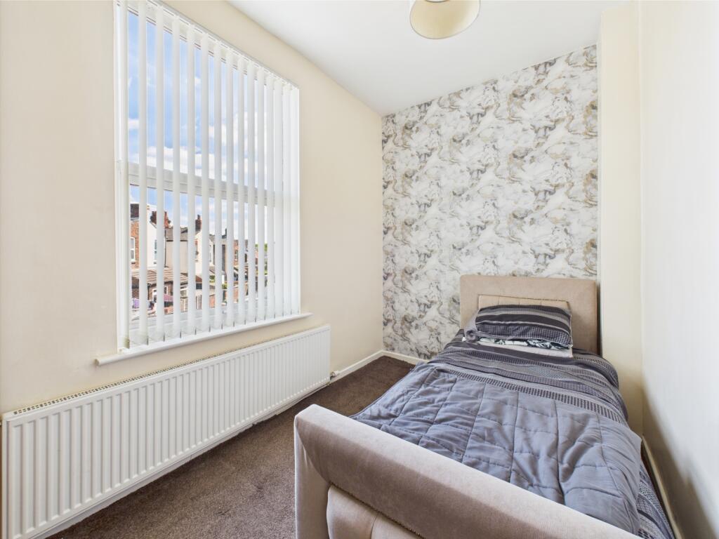 CAM03729G0-PR0045-STILL019