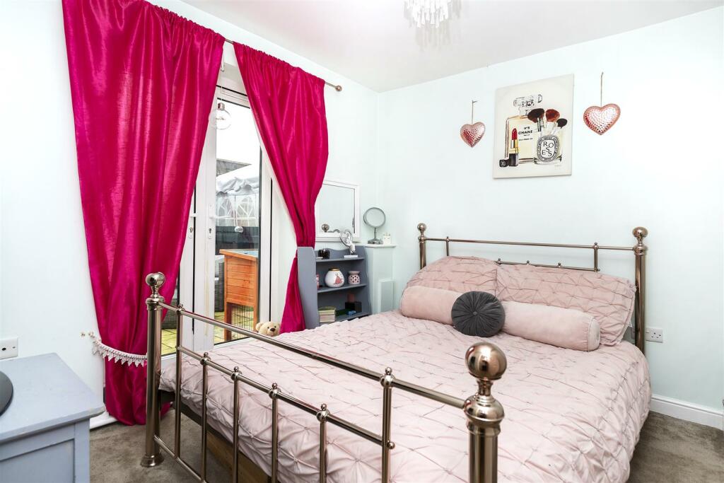 Bramleys Estate Agents - Heatherdale - Halifax (2)
