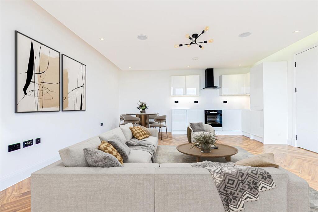 Peninsula Court (8).jpg