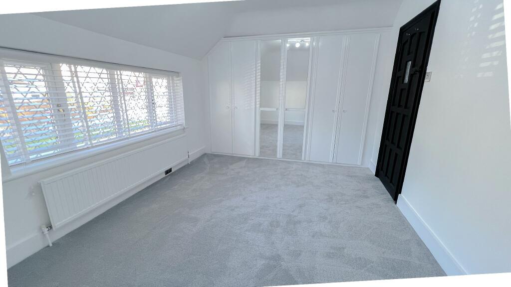 3rd Photo of Bed 1