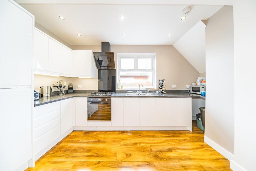 36 Ford Road kitchen.jpg