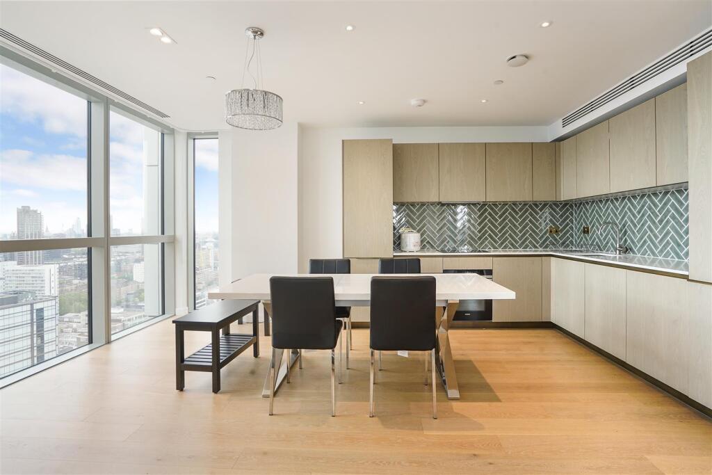 Flat 2508, 145 City Road London    (8).jpg