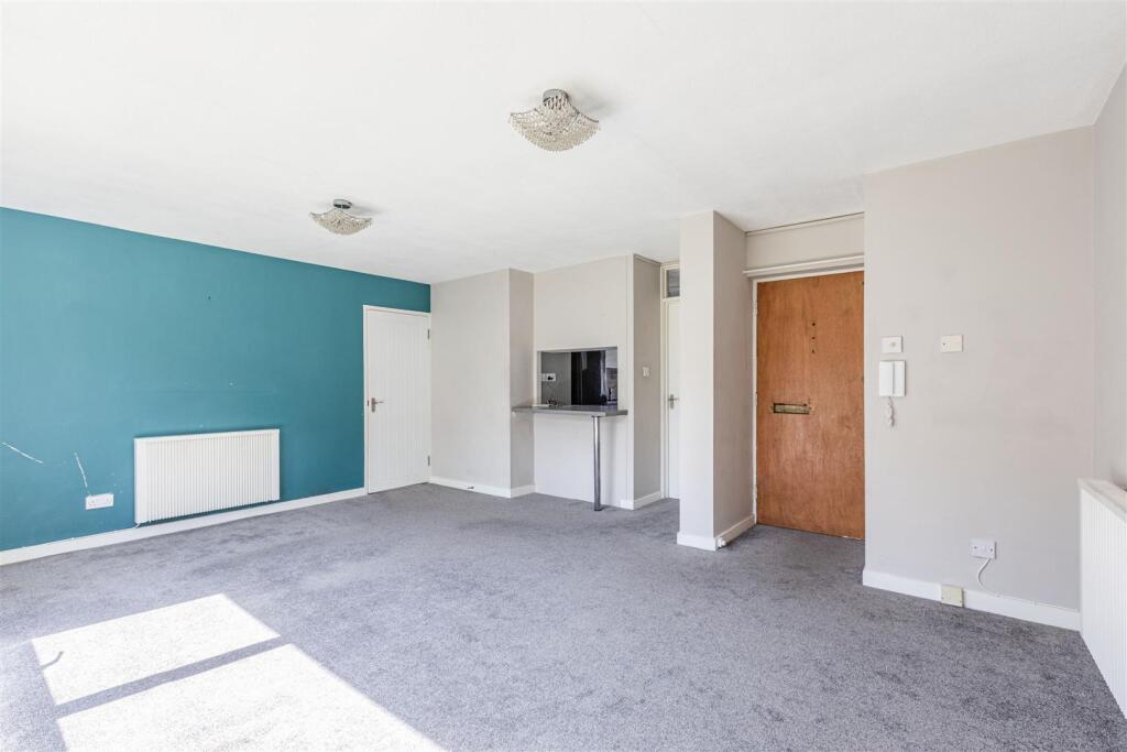 25 Brantwood Gardens - 8.jpg