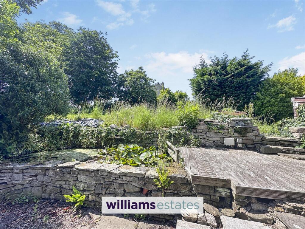 Rear Decking Area