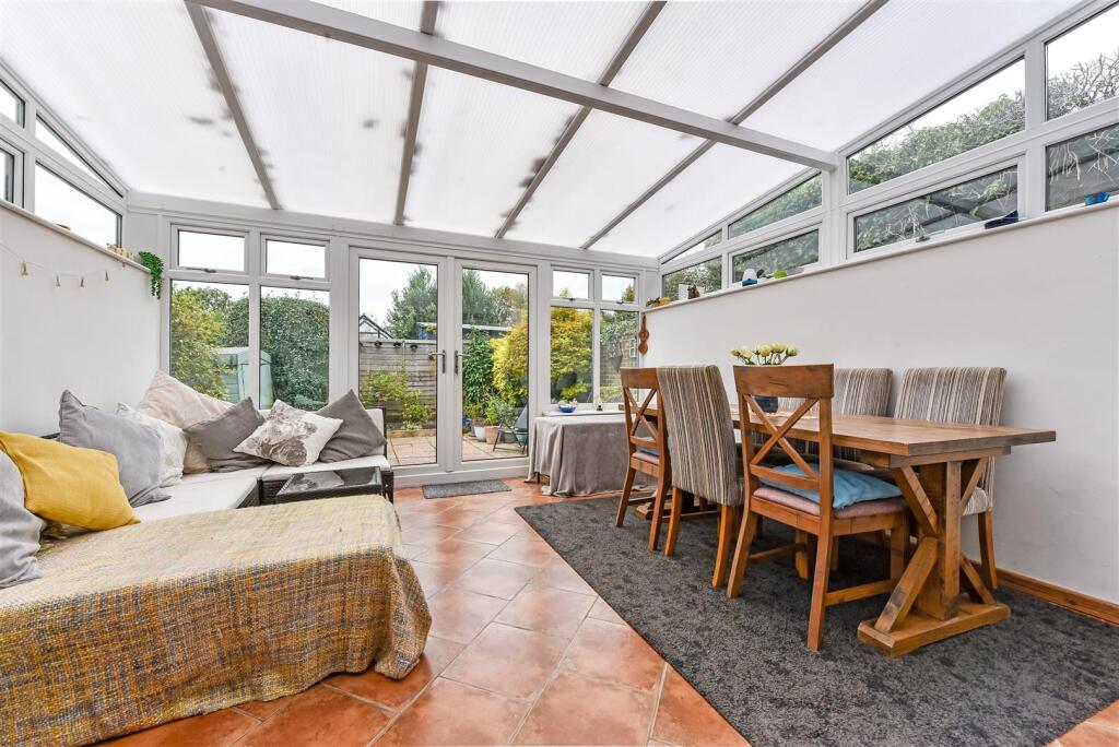 Conservatory/Dining Room
