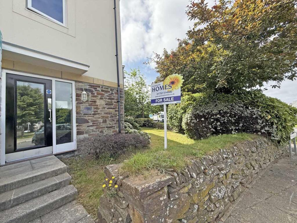 Samuel Bassett Avenue 6 New Entrance.jpg