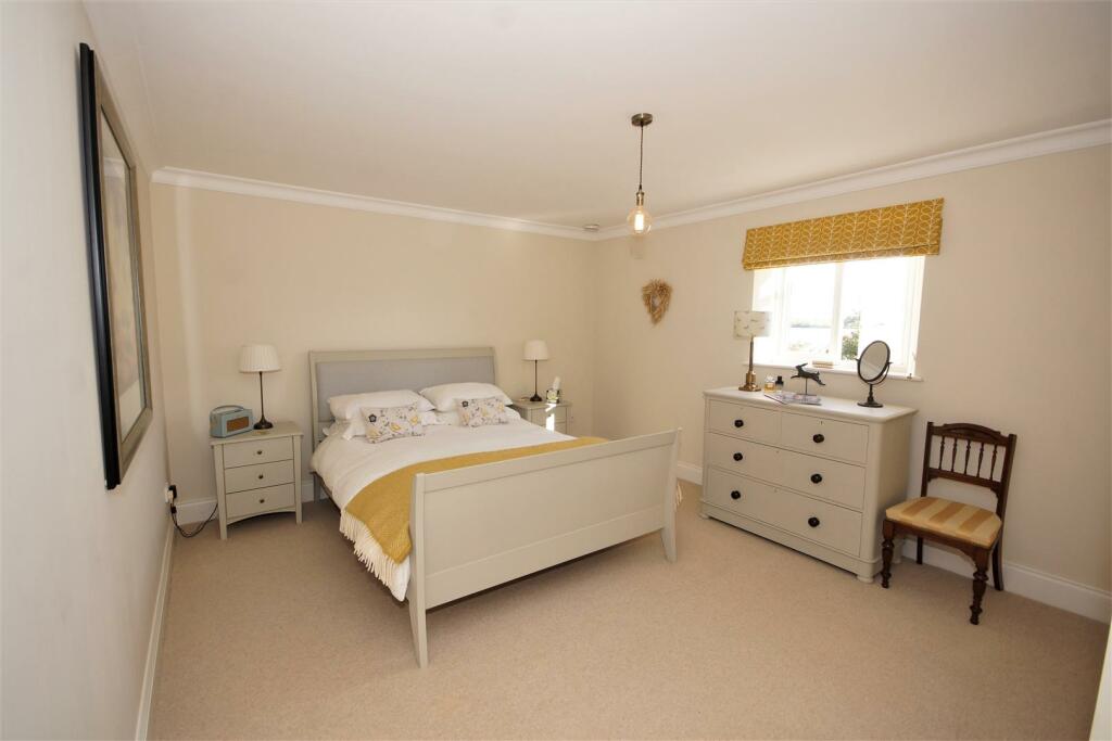 2 Arlingdon - Bedroom 2.jpg