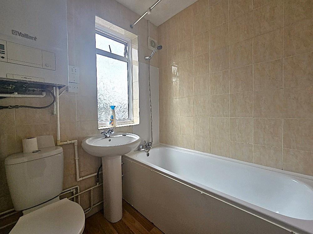 Briton Road, Stoke - Bathroom.jpg