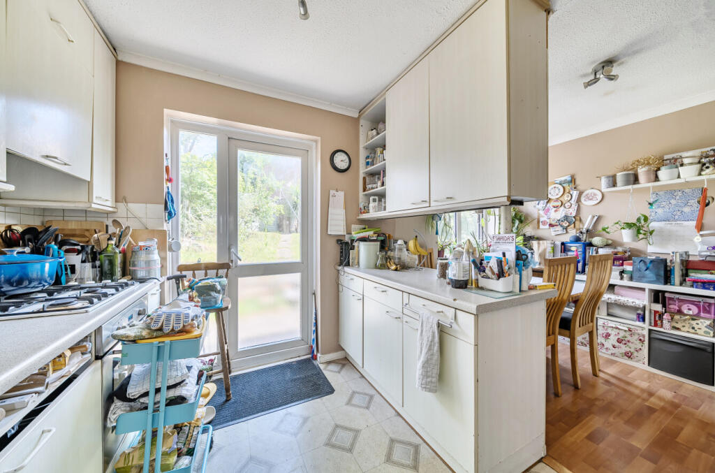 1311884-8-685589e...