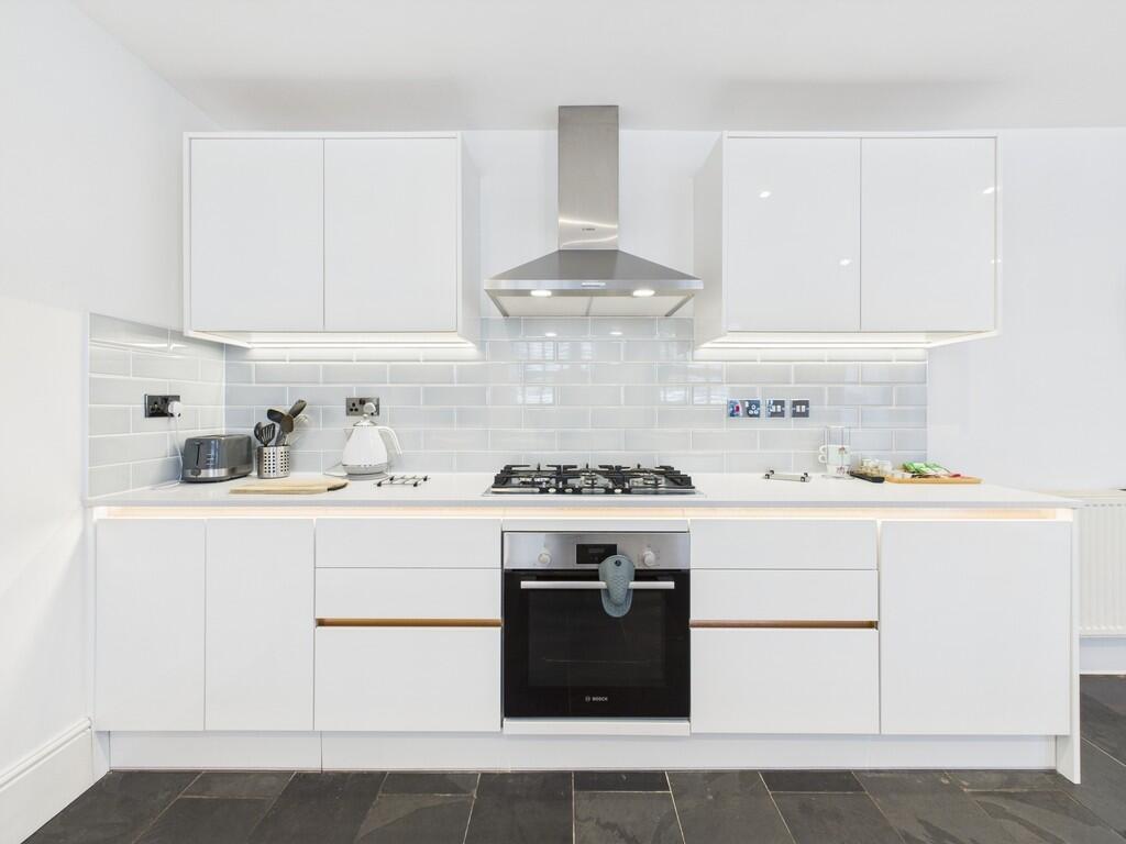 CAM03974G0-PR0120...