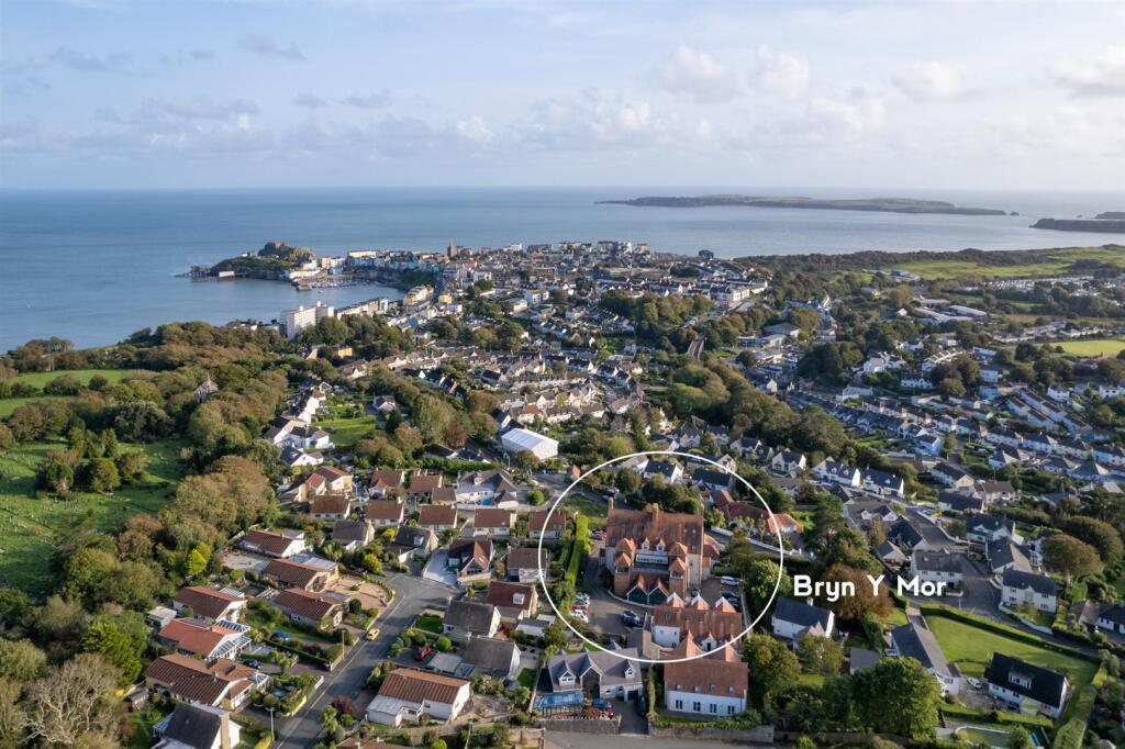 16 Bryn Y Mor, Tenby