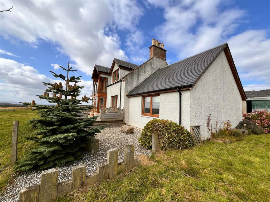 Side of property 3.jpg