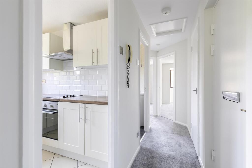 TURNPIKE LANE 5 - (17).jpg