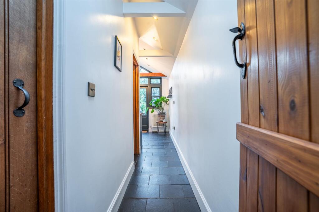 Hallway.jpg
