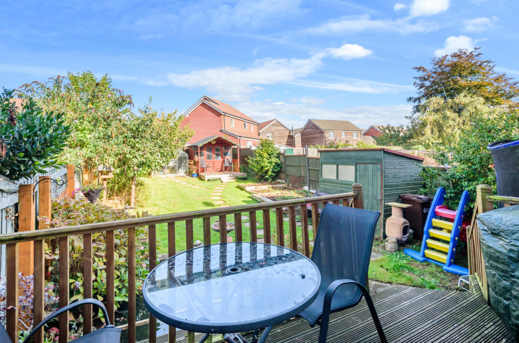 Decking To Garden