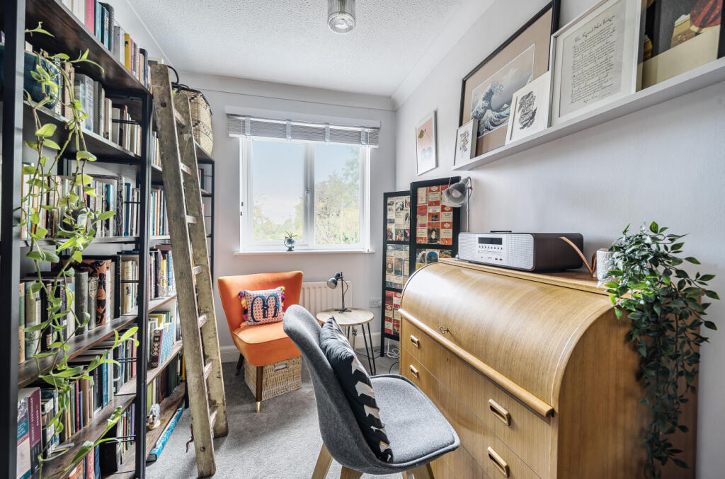 1347990-21-68b805...