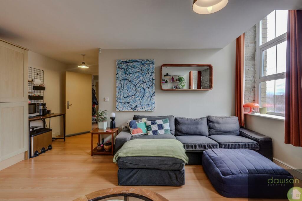 Lounge/Kitchen