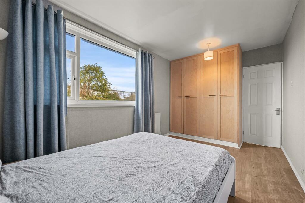 BEDROOM (front)