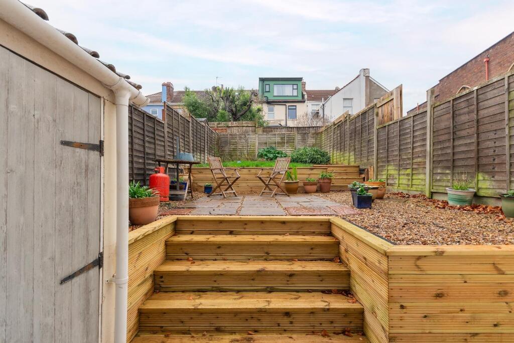 0S6RBN - External F.jpg