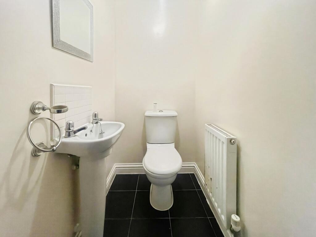 e47dcf30toilet