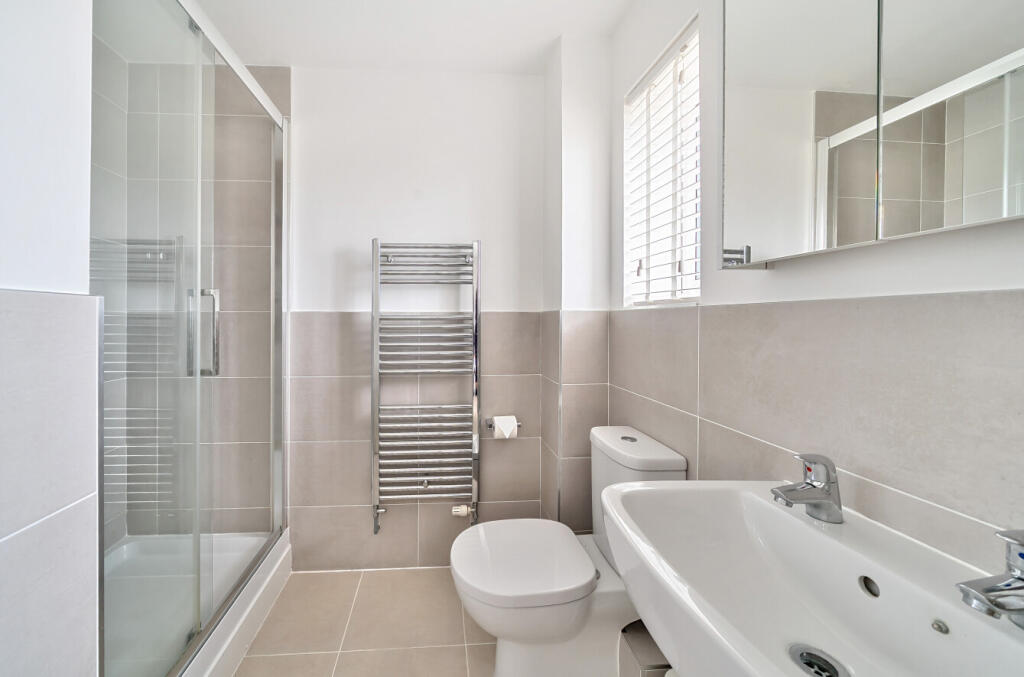 1294848-8-682ddec...