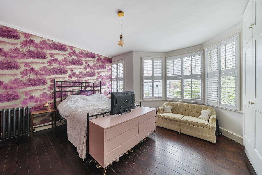 1342879-7-68a5aee...