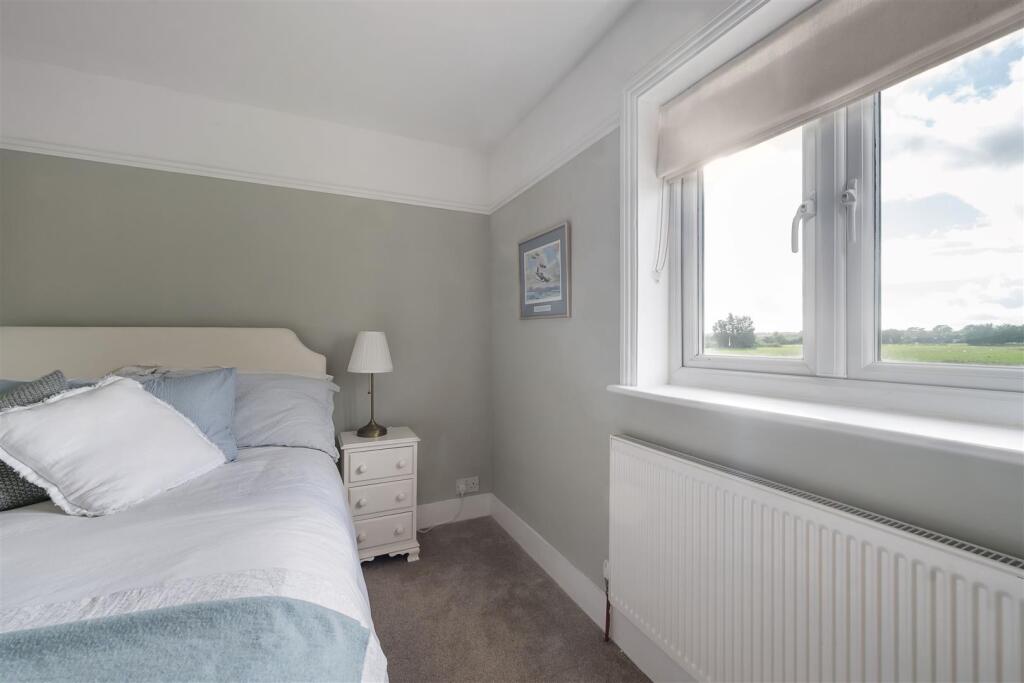 1 heath villas tn26 (8).jpg